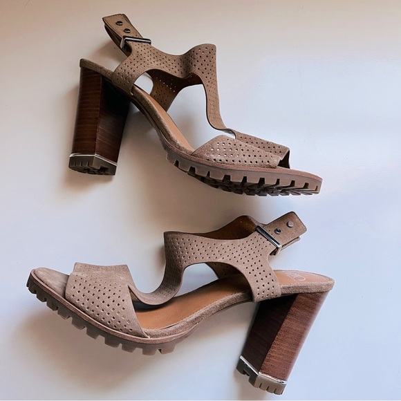 NWOT Franco Sarto Allister 2 Perforated Suede Leather Lug Sole Heeled Sandals - Picture 2 of 10
